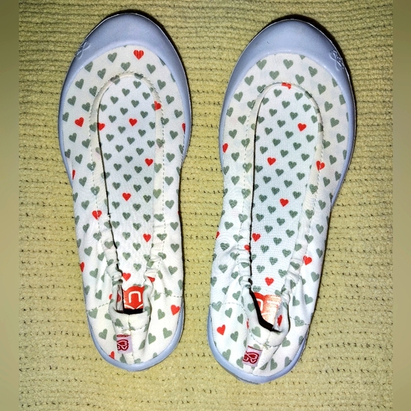 NWT Youth Girls LUVS Dream Flats - Picture 1 of 5